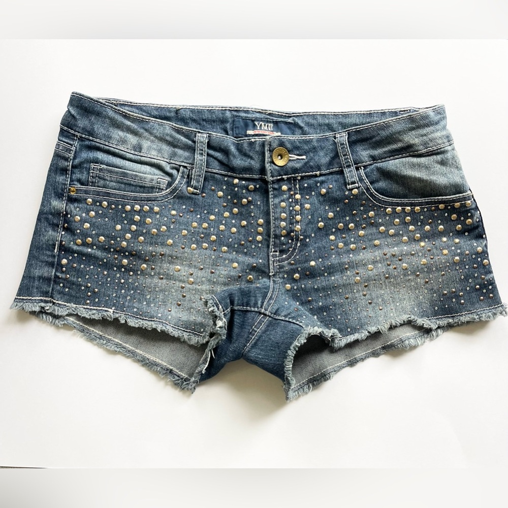 Junior’s YMI jean shorts, size 5. Excellent condition!